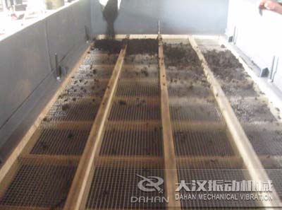直線振動(dòng)篩物料篩分 直線振動(dòng)篩物料篩分