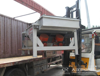 碳鋼單層直線振動(dòng)篩