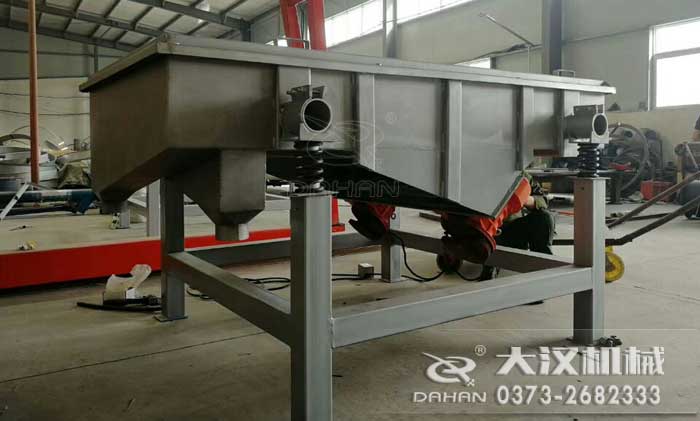 大型直線(xiàn)振動(dòng)篩 大型直線(xiàn)振動(dòng)篩